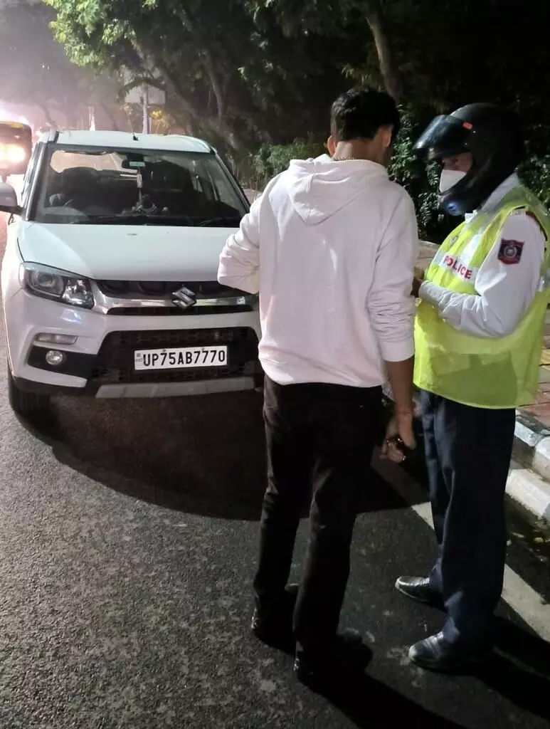 ‘Unaware of the ban’: Drivers trot out excuses to dodge traffic fines over BS-3, BS-4 vehicles ‘Unaware of the ban’: Drivers trot out excuses to dodge traffic fines over BS-3, BS-4 vehicles