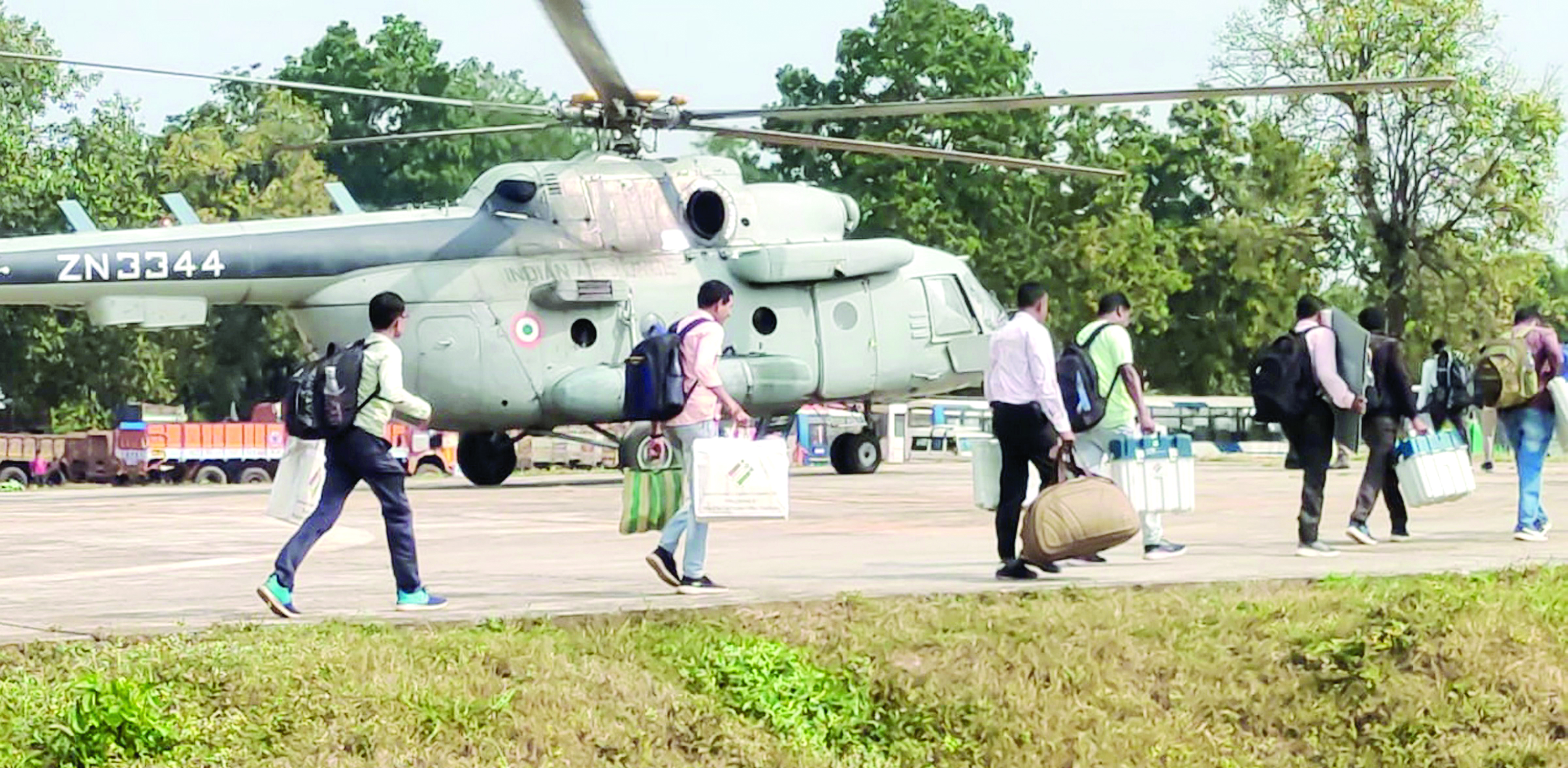 Chhattisgarh: ‘IAF choppers made 404 sorties to ferry polling staff in Naxal-hit Bastar’ Chhattisgarh: ‘IAF choppers made 404 sorties to ferry polling staff in Naxal-hit Bastar’