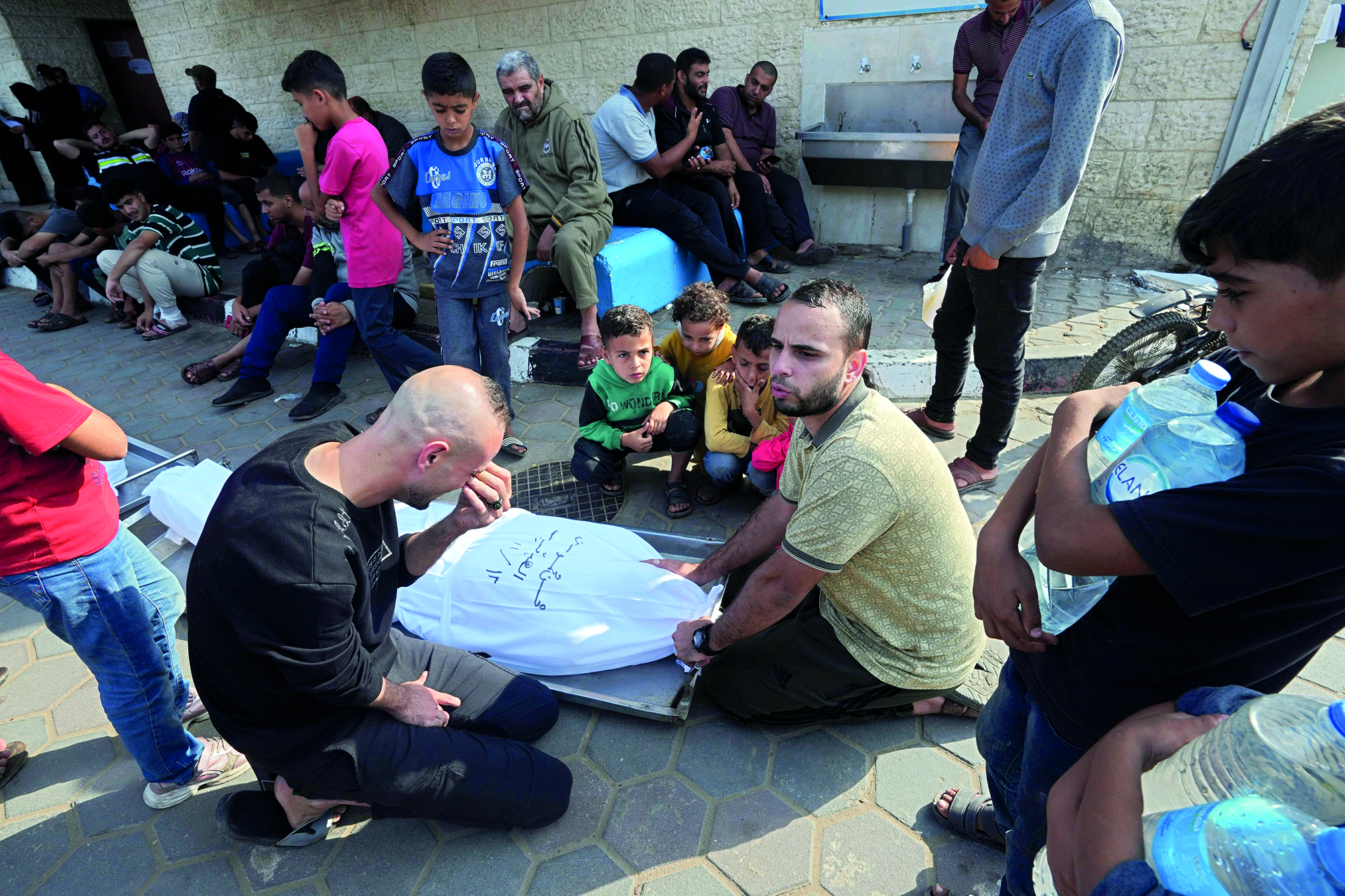 Palestinian authorities call for evacuating Gaza’s largest hospital