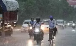 Tamil Nadu witnesses heavy rain, holiday declared in many schools Tamil Nadu witnesses heavy rain, holiday declared in many schools