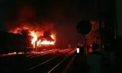 Massive fire breaks  two engulfs coaches of New Delhi-Darbhanga Express near UPs Etawah Massive fire breaks  two engulfs coaches of New Delhi-Darbhanga Express near UPs Etawah
