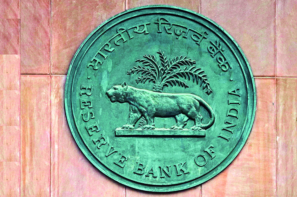 RBI stops Bajaj Finance from giving loans under eCOM, Insta EMI Card