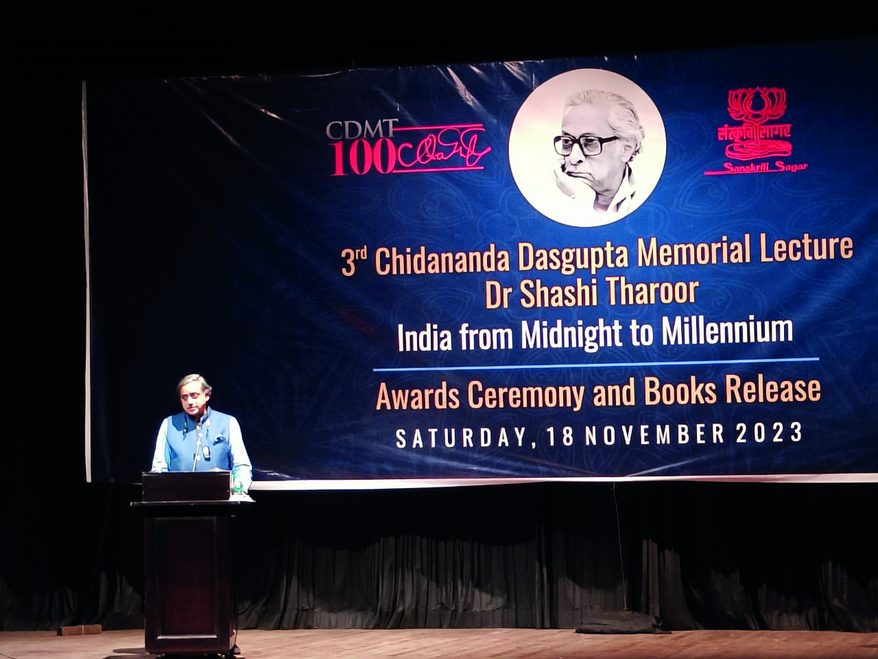 Shashi Tharoor in Kolkata: Indians must choose a new India that embodies hope Shashi Tharoor in Kolkata: Indians must choose a new India that embodies hope