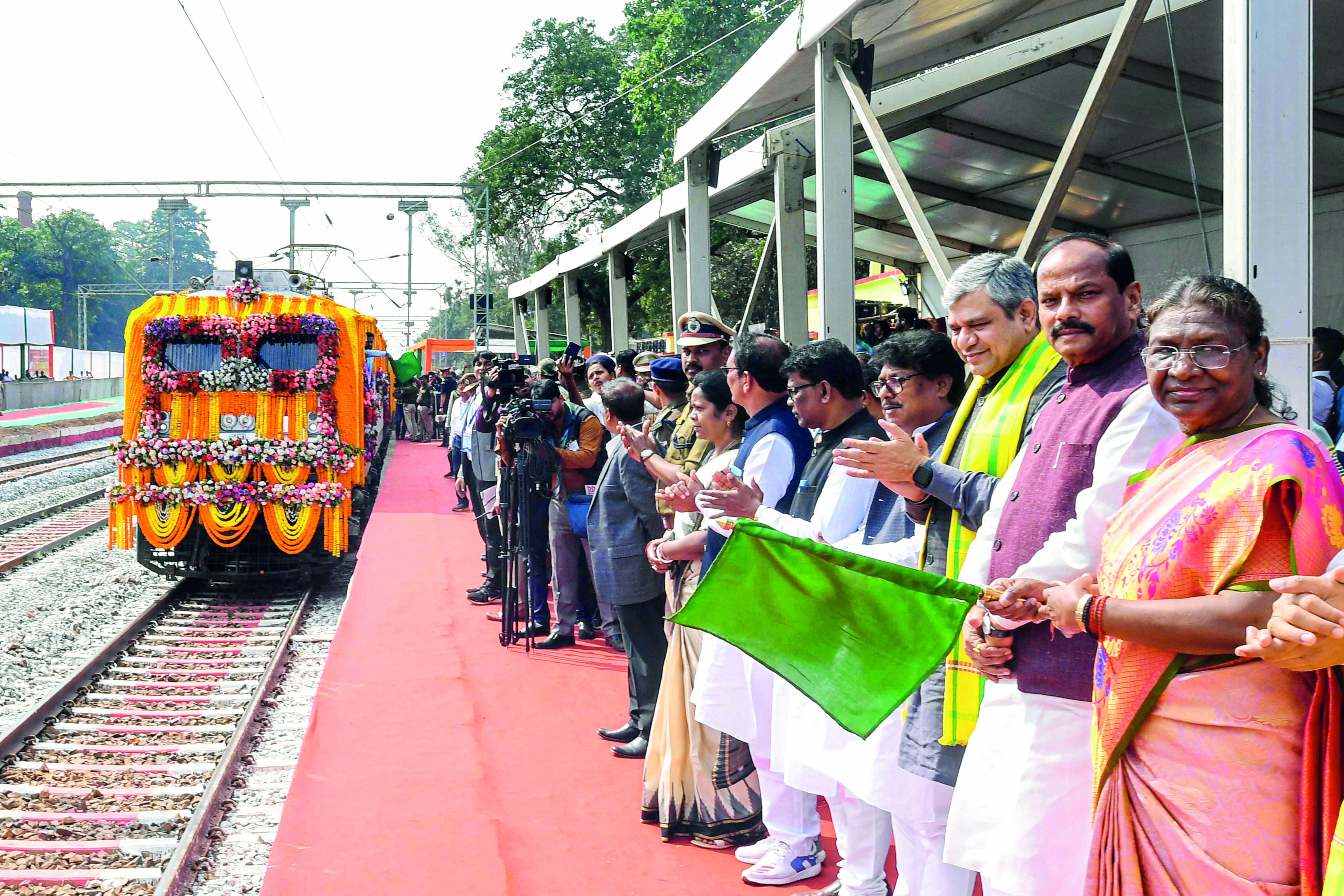 President flags off 3 trains, railway connectivity boost for tribal regions President flags off 3 trains, railway connectivity boost for tribal regions