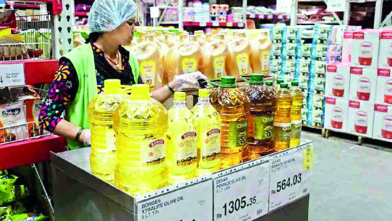 Govt must hike duty differential between crude and refined palm oil to 15%: Edible oil industry