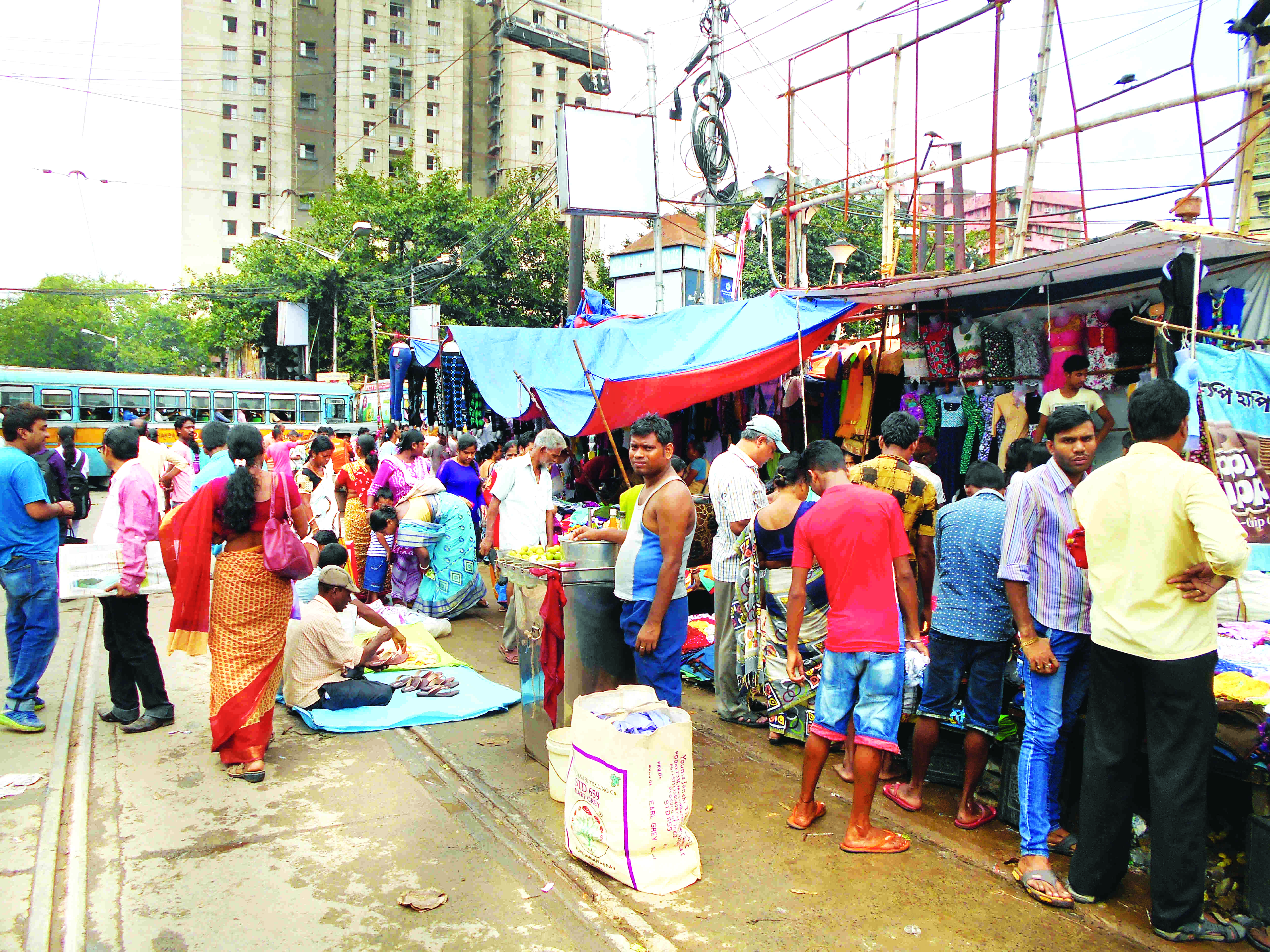 ‘Bengal tops nation in sanctioning loans to hawkers’ ‘Bengal tops nation in sanctioning loans to hawkers’
