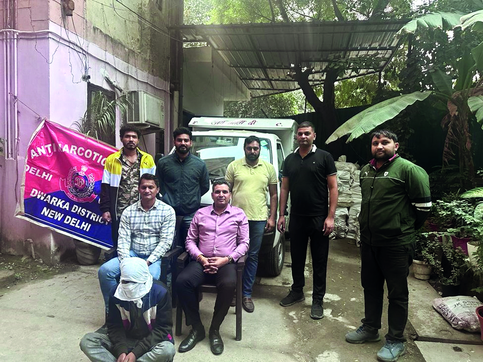 Interstate liquor racket busted, 5,750 quarters seized in Dwarka Interstate liquor racket busted, 5,750 quarters seized in Dwarka