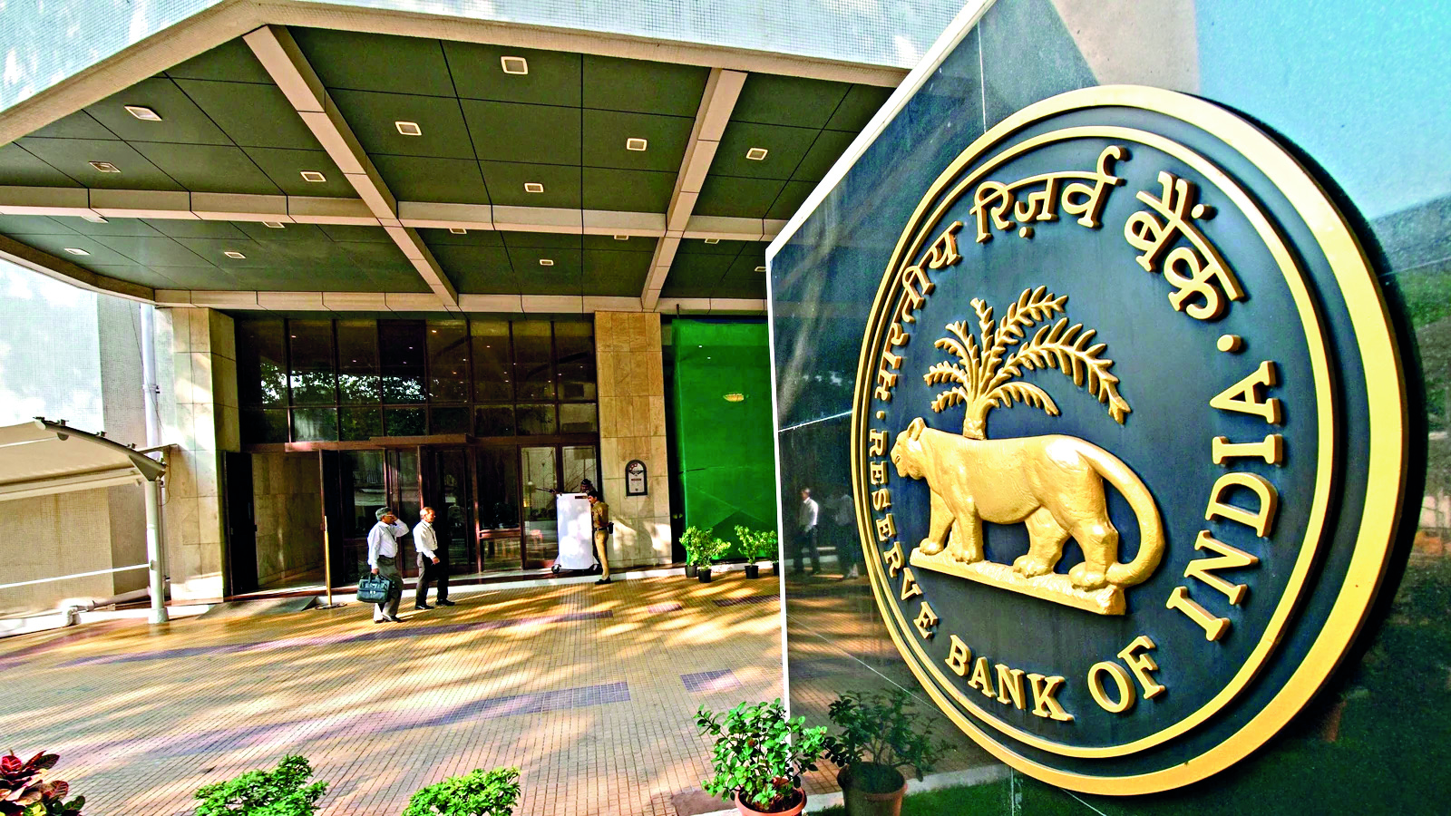 Banks need to focus more on redressal of customer grievances, says RBI DG