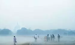 Kolkatas air quality remains poor, triggers serious health concerns: Reports Kolkatas air quality remains poor, triggers serious health concerns: Reports