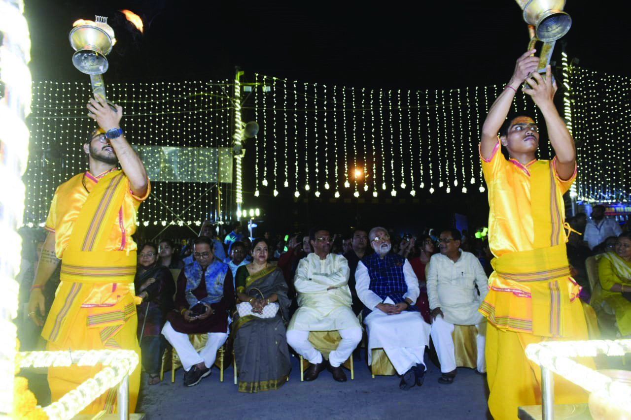 Dev Deepawali: Ganga Aarti at Babughat regales citizens of all communities Dev Deepawali: Ganga Aarti at Babughat regales citizens of all communities