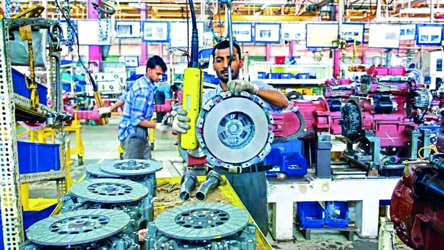 Retail inflation for industrial workers eases to 4.45% in October on lower food prices