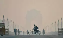 Delhi records minimum temp of 12.6 deg C; air quality continues to be very poor Delhi records minimum temp of 12.6 deg C; air quality continues to be very poor