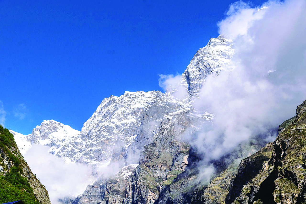 Himalayas need help, COP28 talks must respond: UN chief