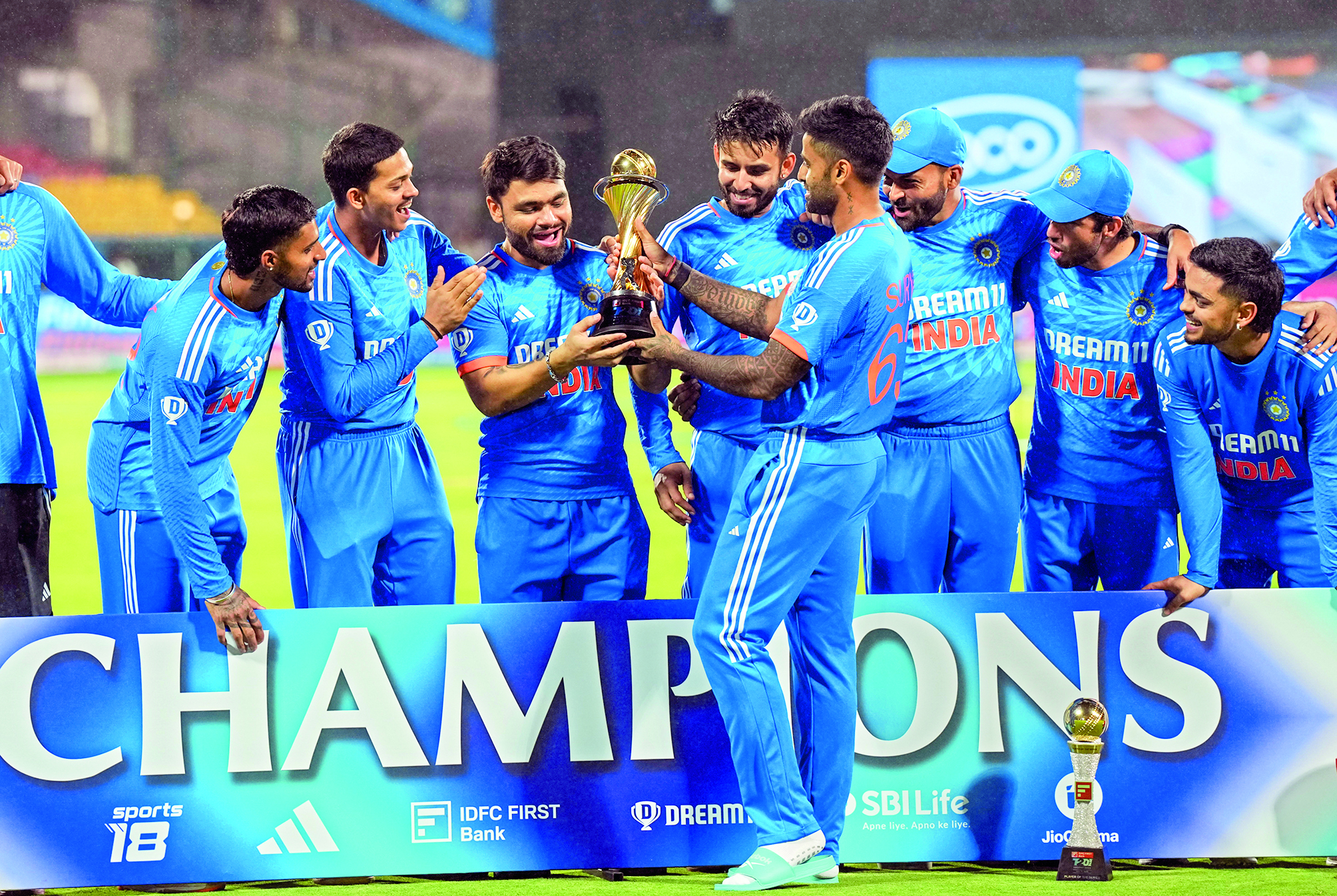 India clinch T20 International series 4-1