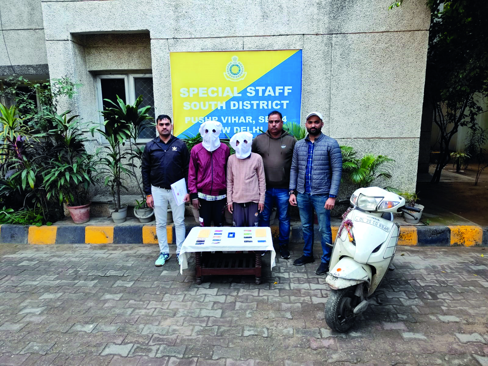 Duo nabbed for ATM fraud, stolen cards recovered Duo nabbed for ATM fraud, stolen cards recovered