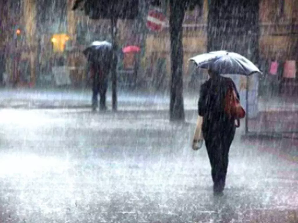 Heavy rains lash Chennai and nearby districts