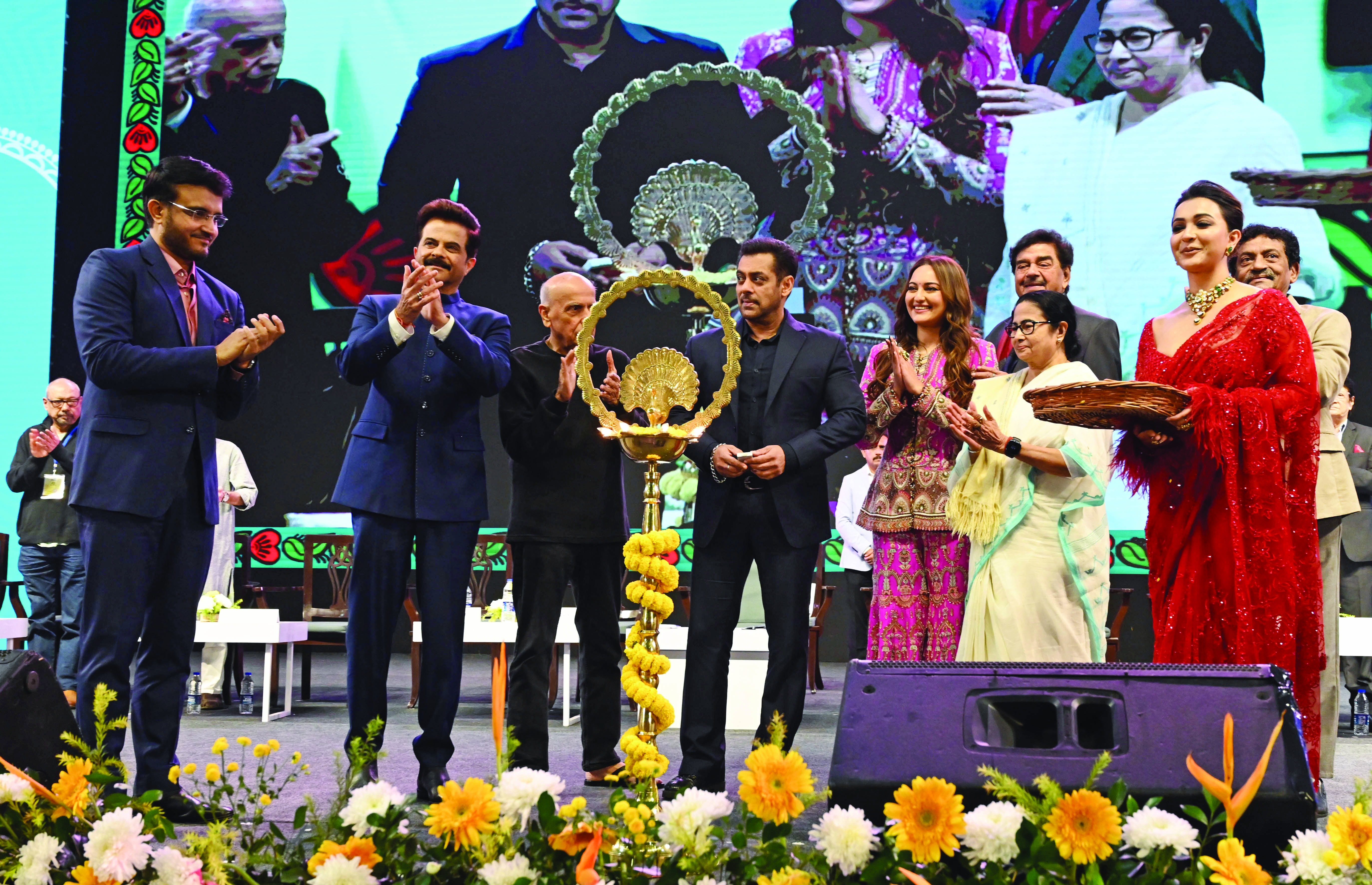 Bengal not afraid of anyone: CM at 29th KIFF