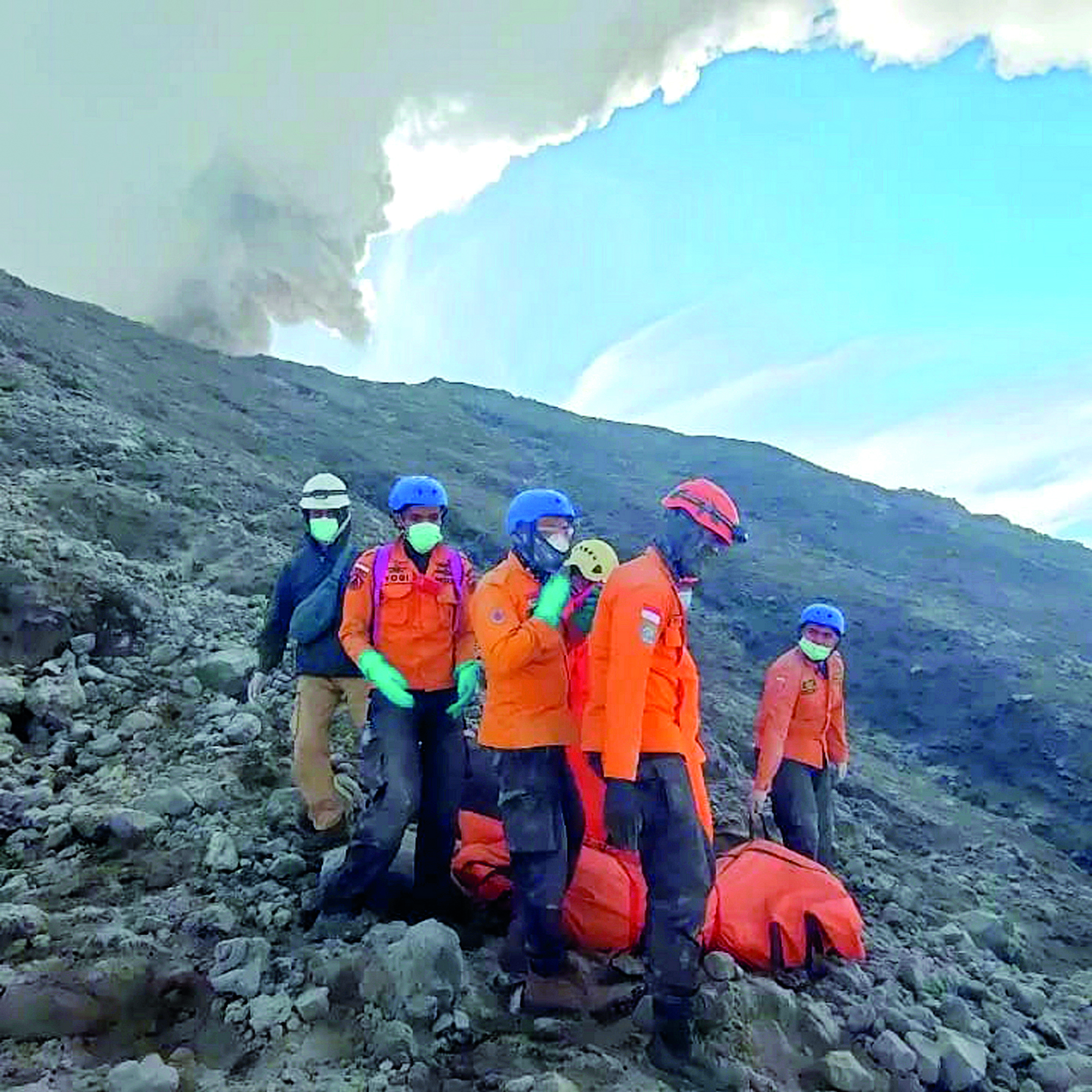 Indonesia: More bodies found after sudden eruption  of Mount Marapi