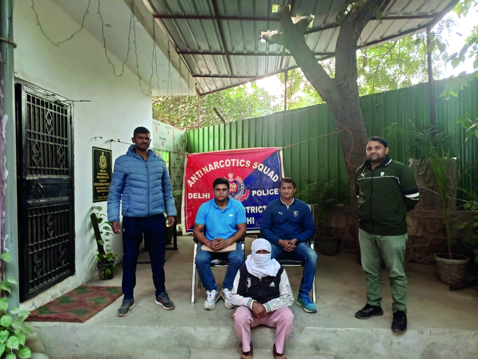 Illegal liquor, drug supply network busted, 6 arrested