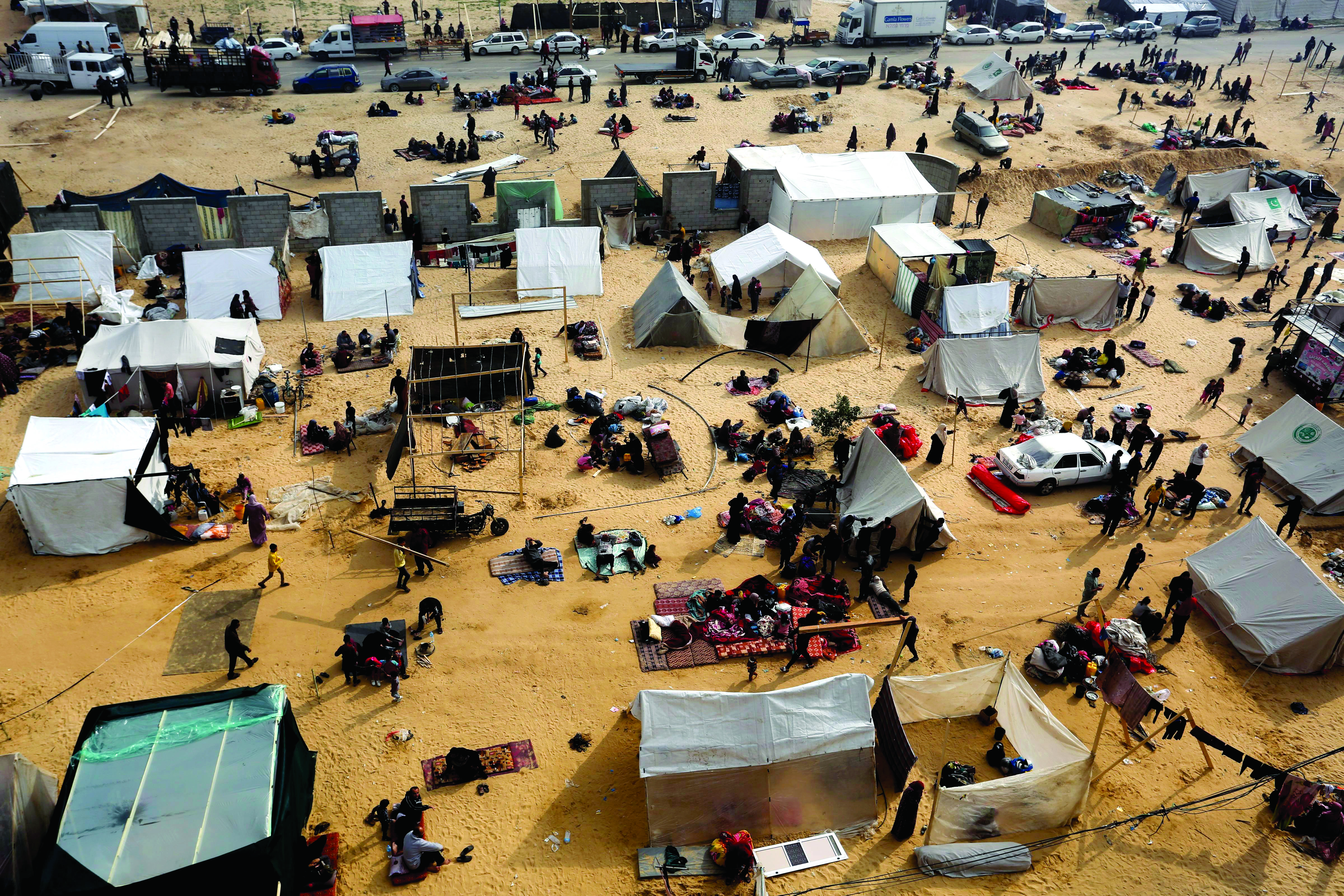 Heavy fighting across Gaza Strip halts most aid delivery