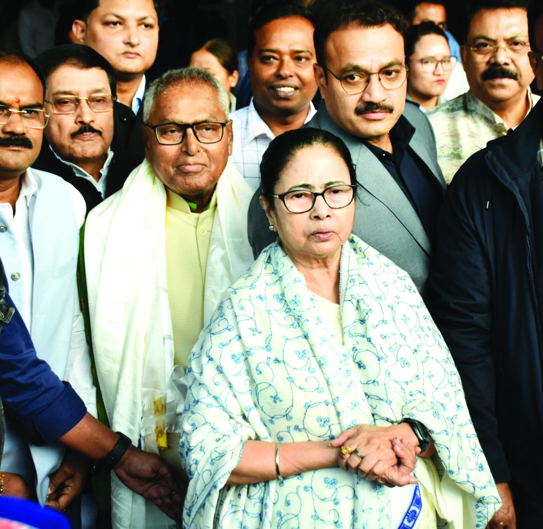 Soon after arrival, Mamata takes to resolving drinking water problem