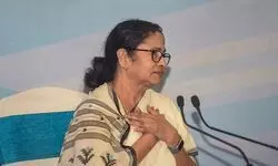 TMC female MPs protest against Giriraj Singhs remarks on West Bengal CM Mamata Banerjee