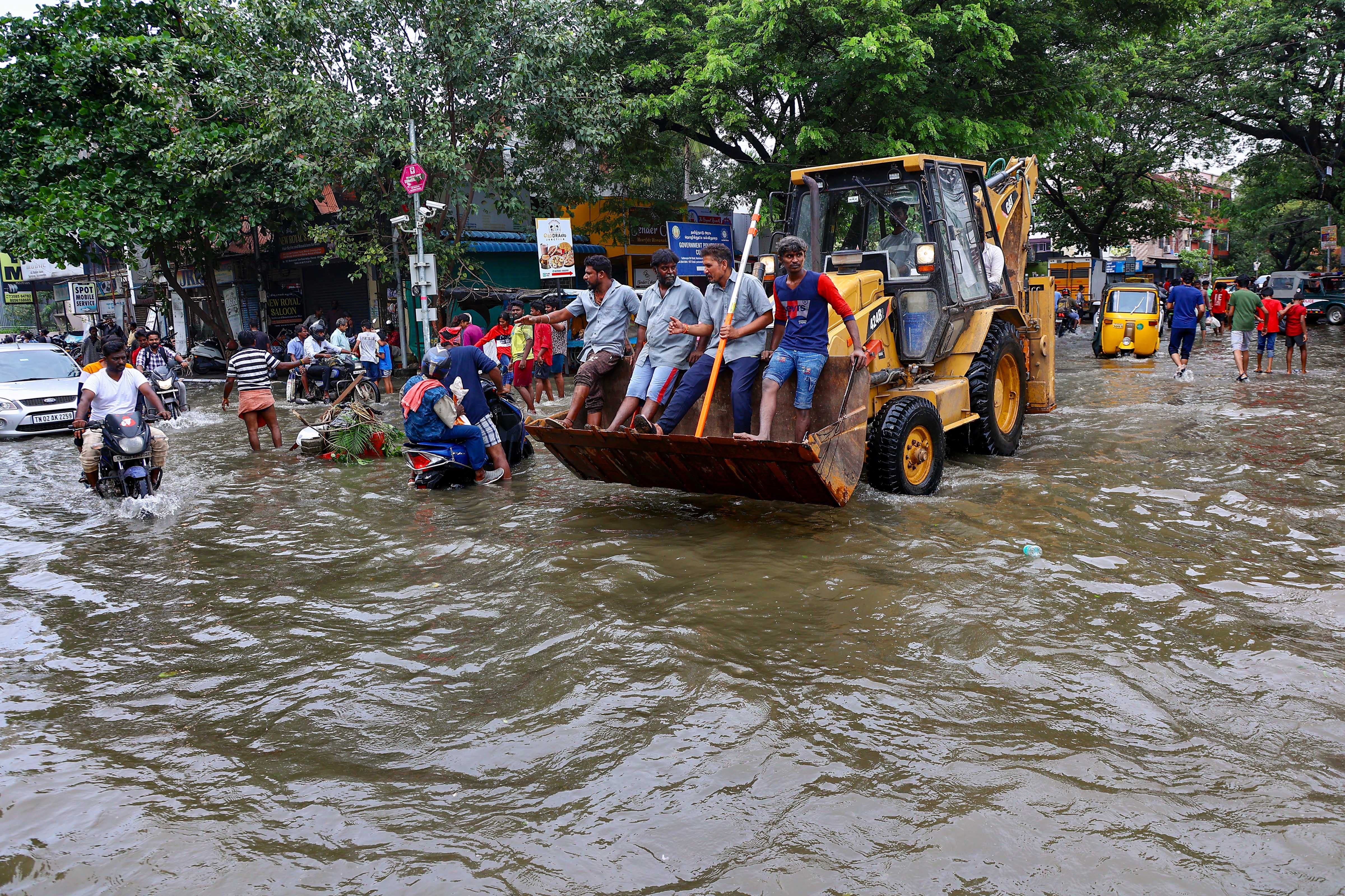 Cyclone Michuang: Situation remains grim in parts of Chennai, suburbs Cyclone Michuang: Situation remains grim in parts of Chennai, suburbs