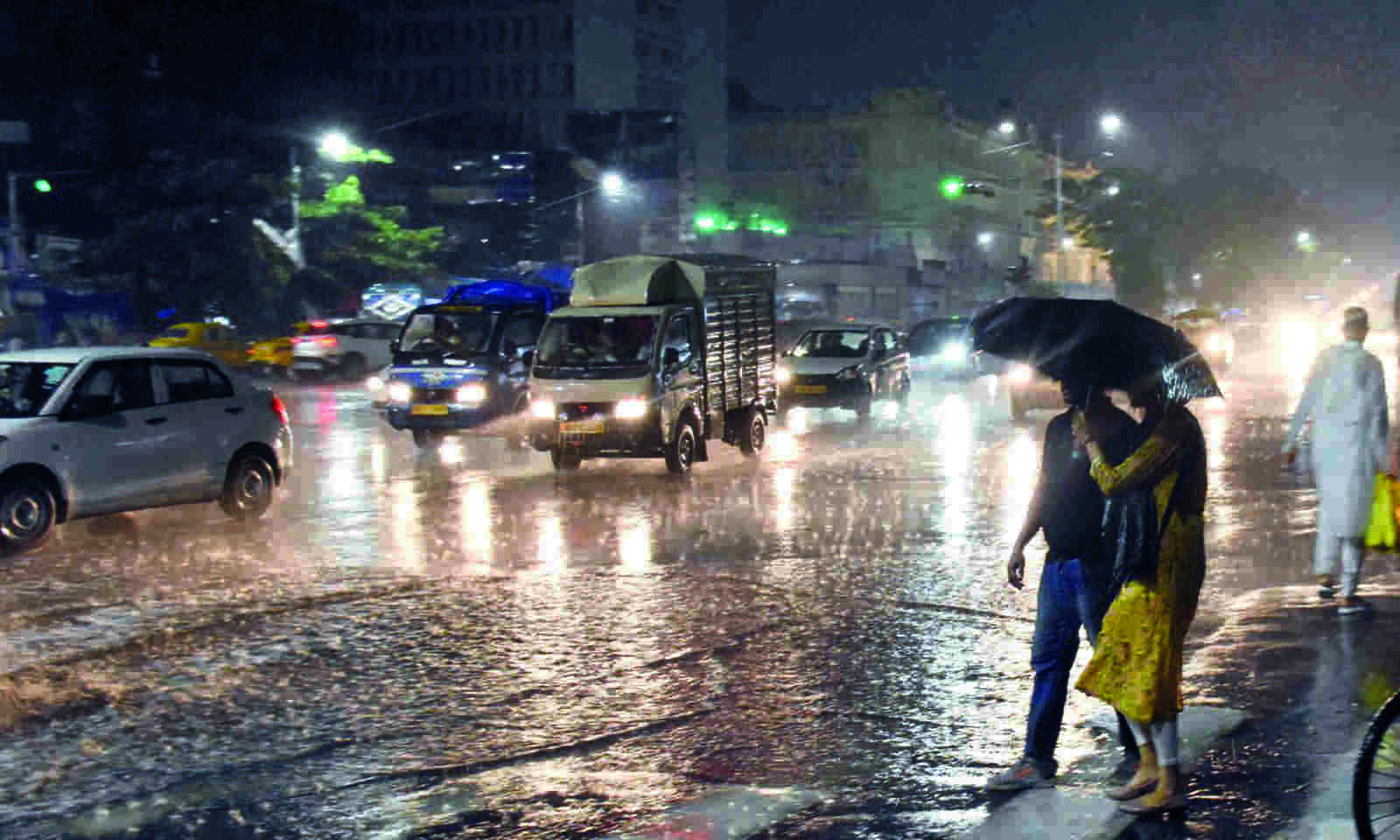 Intermittent rain hampers normal life in Kolkata and south Bengal districts