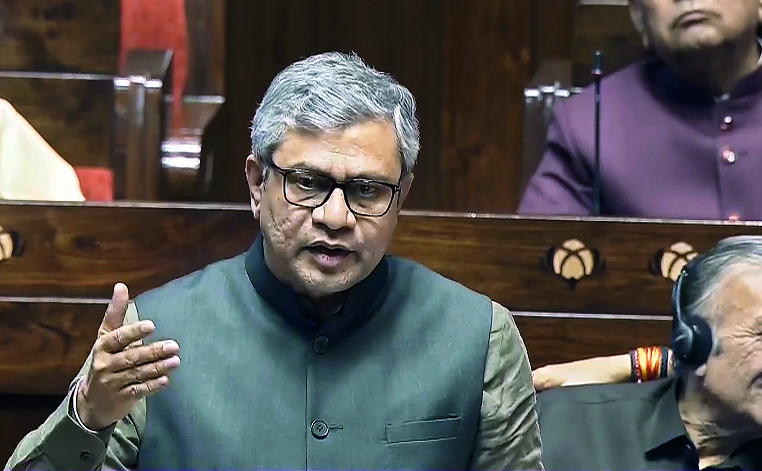 No proposal to form tariff committee to fix train fares: Min