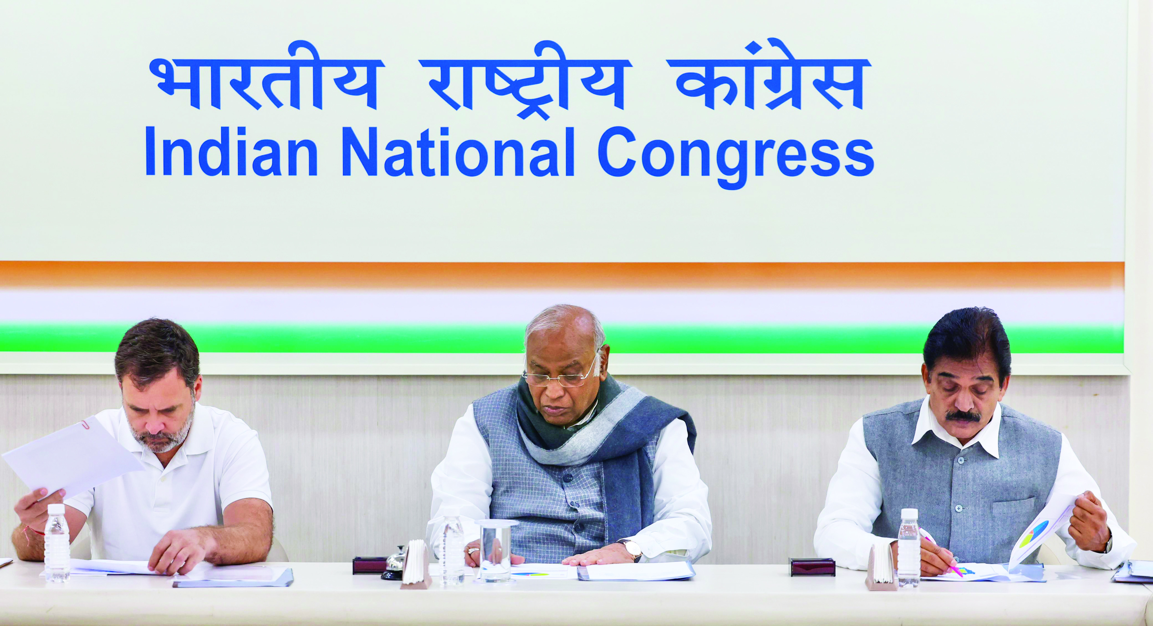 Cong holds poll review meet for Rajasthan, Mizoram Cong holds poll review meet for Rajasthan, Mizoram