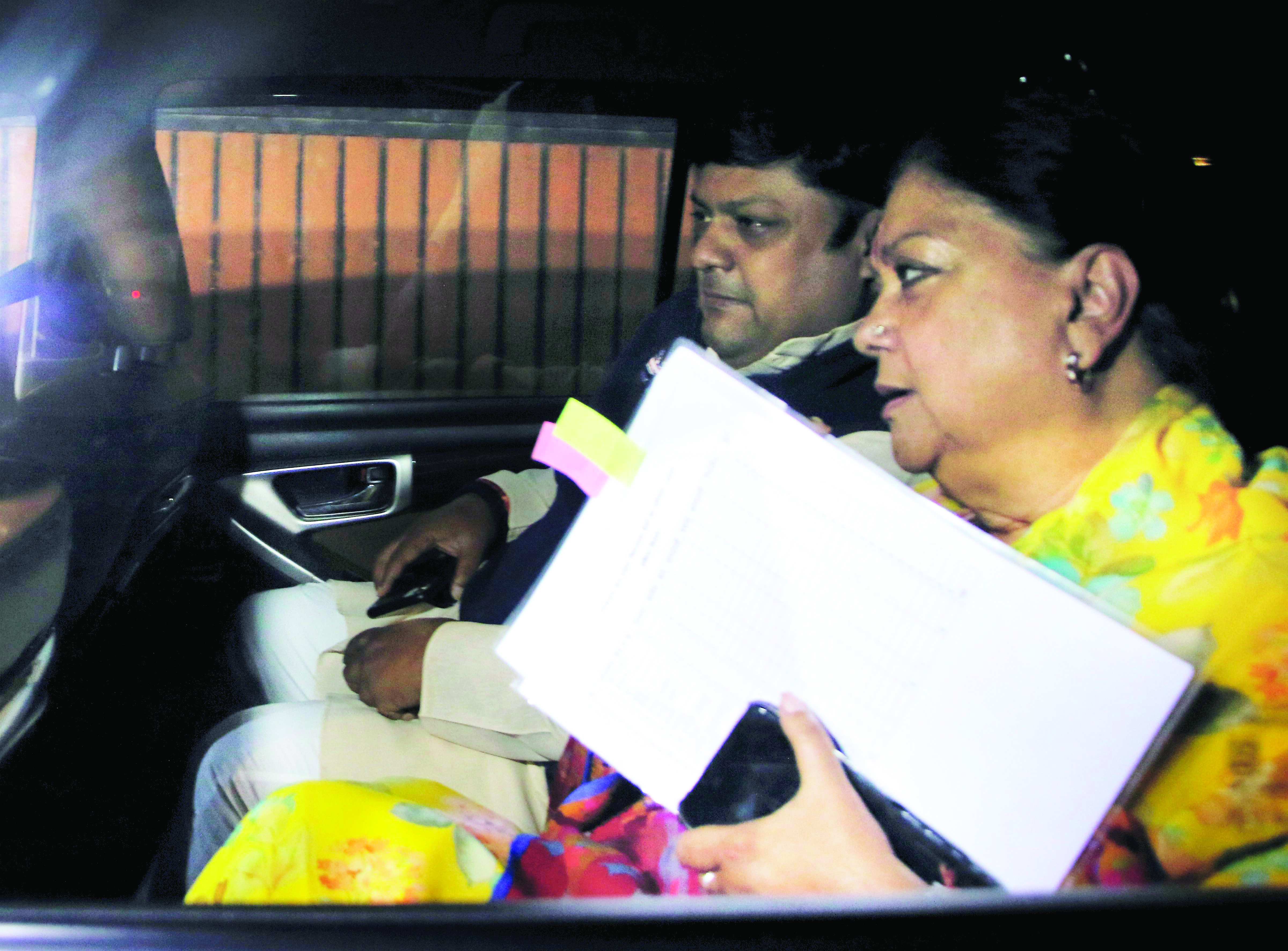 Rajasthan: Nearly ten BJP MLAs meet Raje