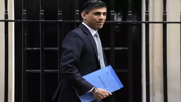 UK PM Sunak apologises to COVID-hit families at start of a tough week