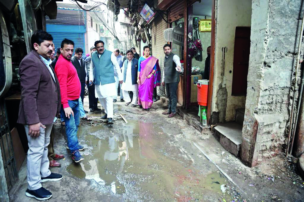 Minister conducts on-ground inspections over sewer plaints