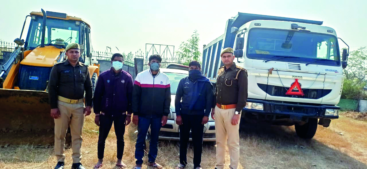 3 killed as bus driver falls sick and hits bikes in Greater Noida 3 killed as bus driver falls sick and hits bikes in Greater Noida