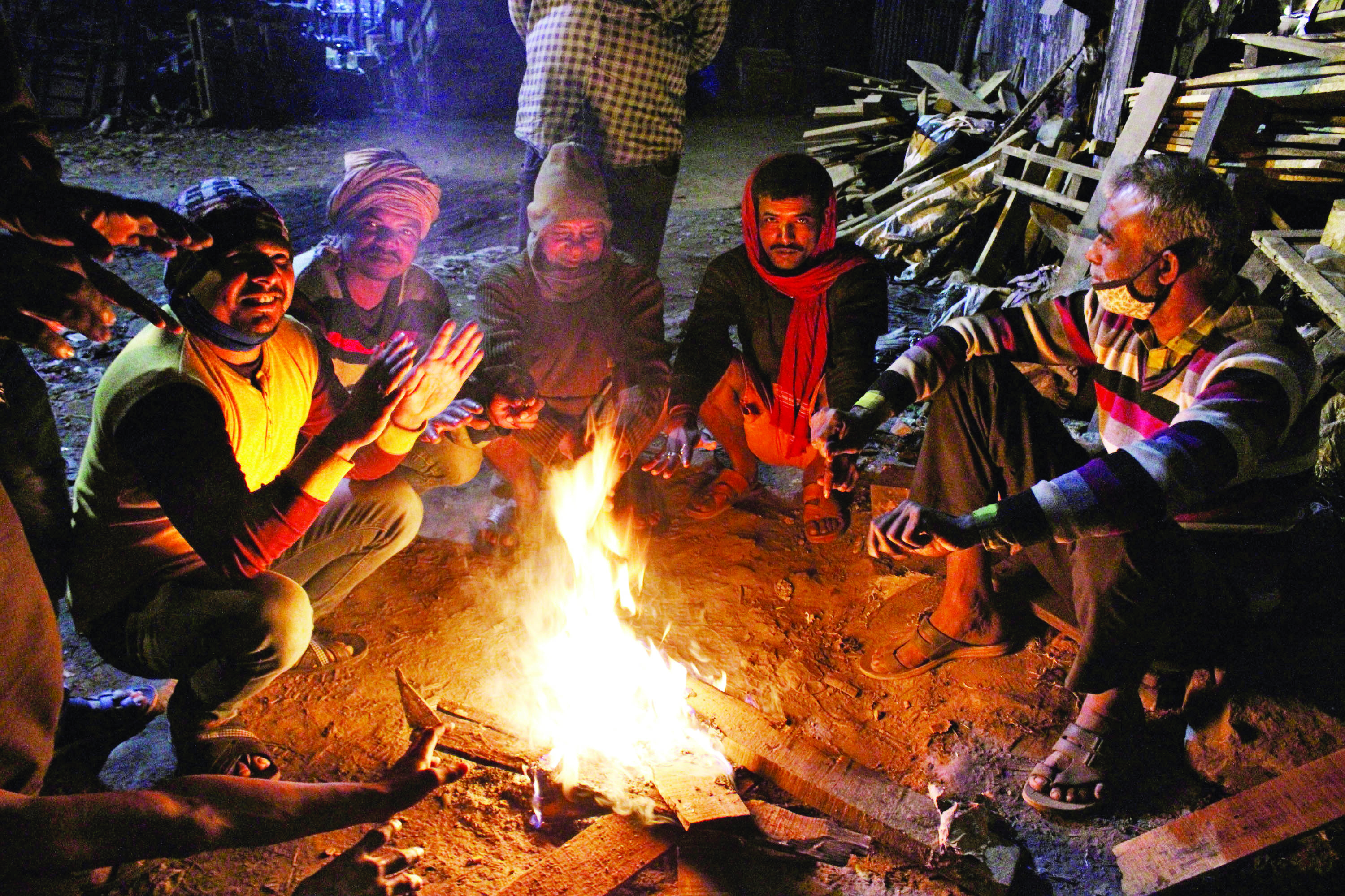 Kolkata shivers as temp dips to 14.40C