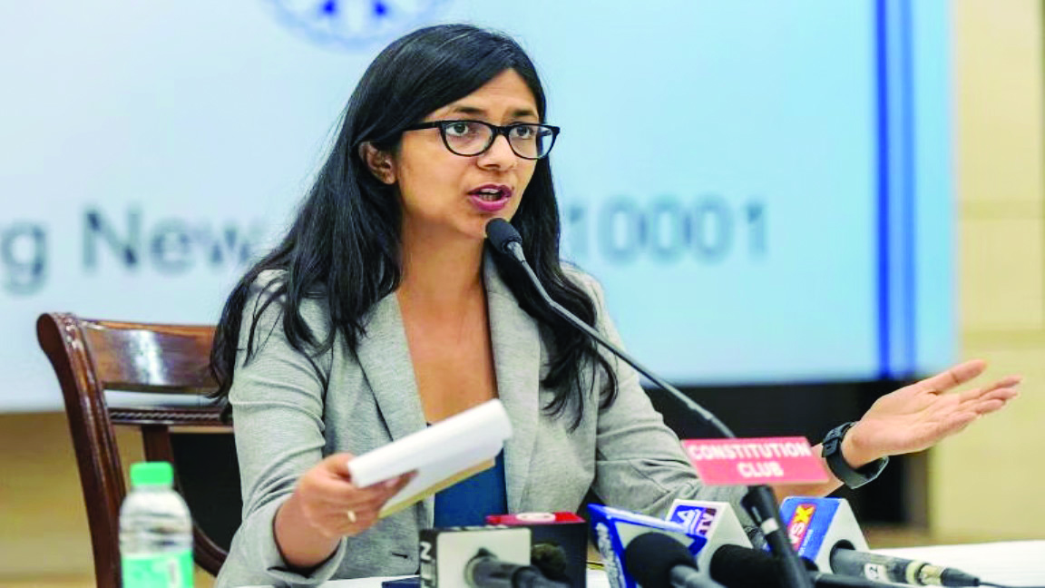 Dark spots at bus stops: Swati Maliwal issues notice to PWD