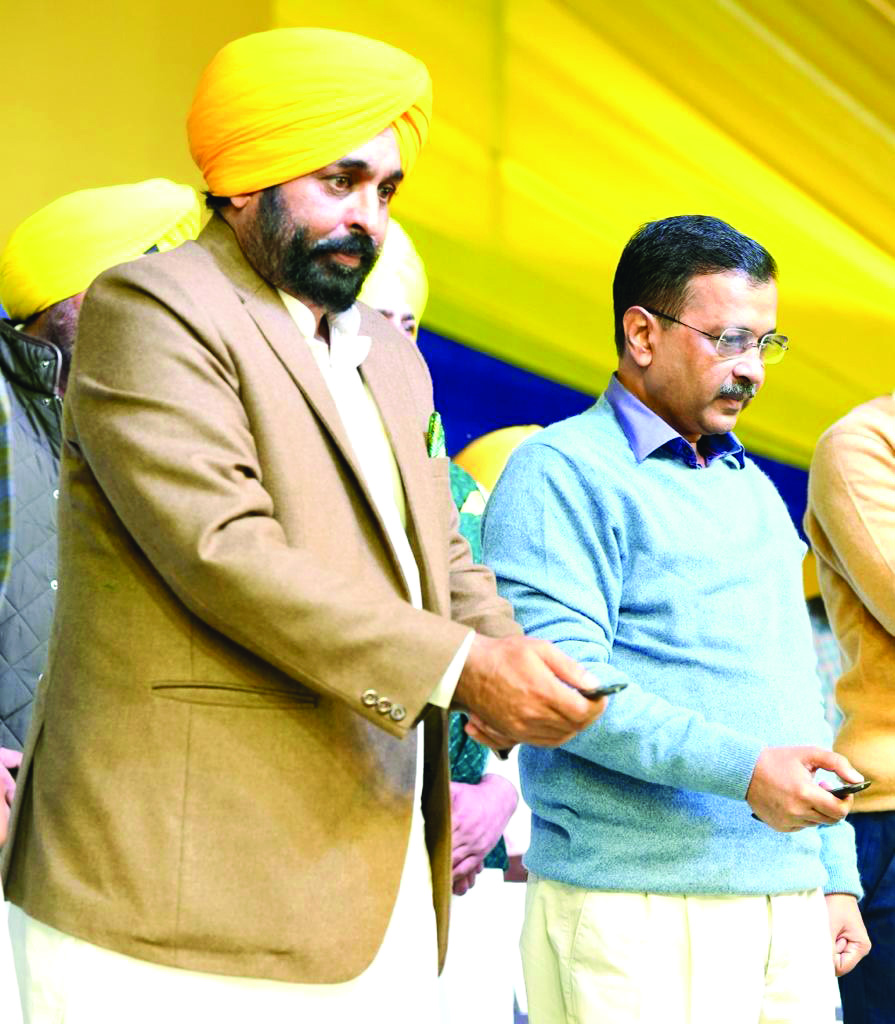 Mann, Kejriwal lay foundation stones of projects worth Rs 1,125 cr