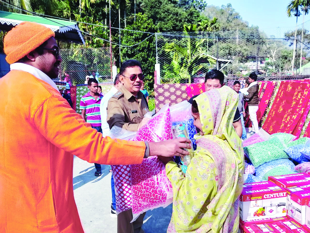 Ramakrishna Mission sends   relief to Teesta flood victims