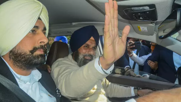 Punjab: SAD leader Bikram Majithia appears before SIT for questioning in drugs case