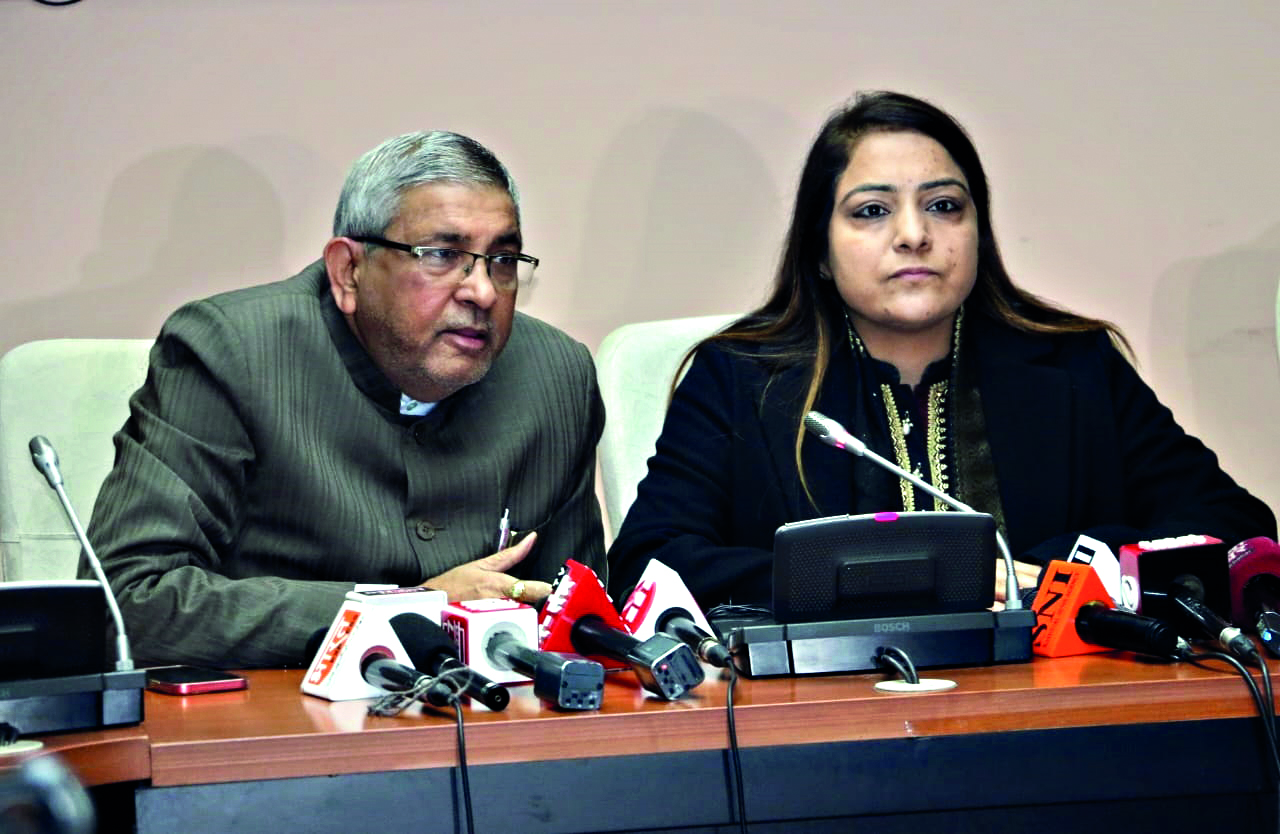 Mayor Oberoi announces desealing of shops across local shopping complexes