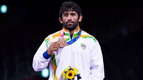 Wrestler Bajrang Punia set ro return his Padma Shri in protest over new WFI chief Wrestler Bajrang Punia set ro return his Padma Shri in protest over new WFI chief