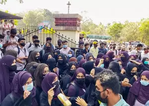Karnataka govt to withdraw hijab ban on Dec 23: Siddaramaiah Karnataka govt to withdraw hijab ban on Dec 23: Siddaramaiah