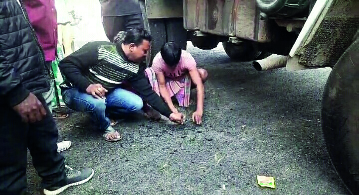 Villagers complain of ‘substandard’ materials used Villagers complain of ‘substandard’ materials used