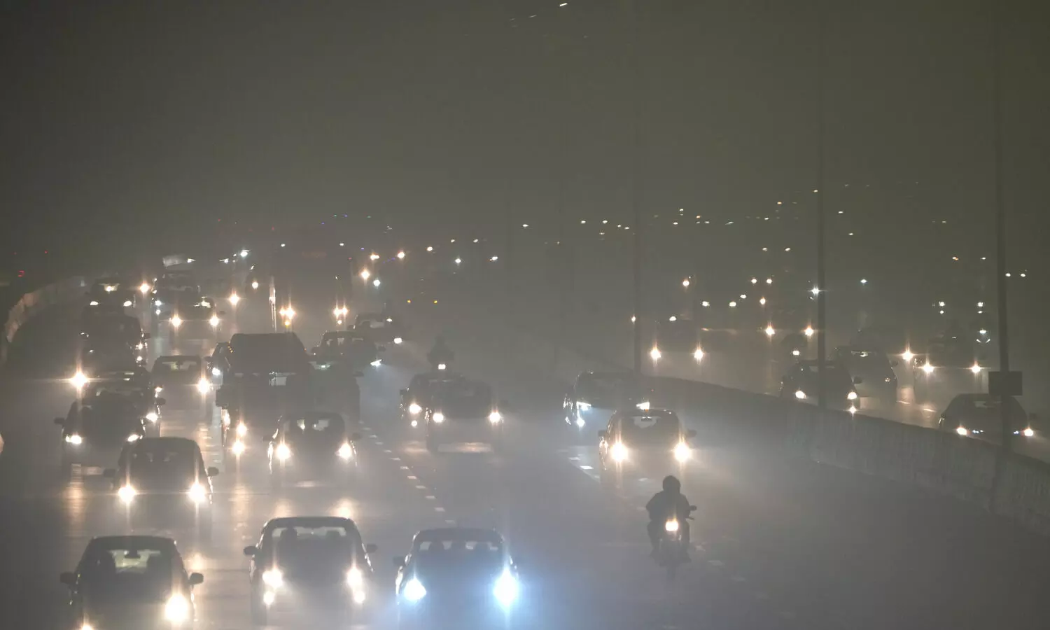 Dense fog engulfs Capital