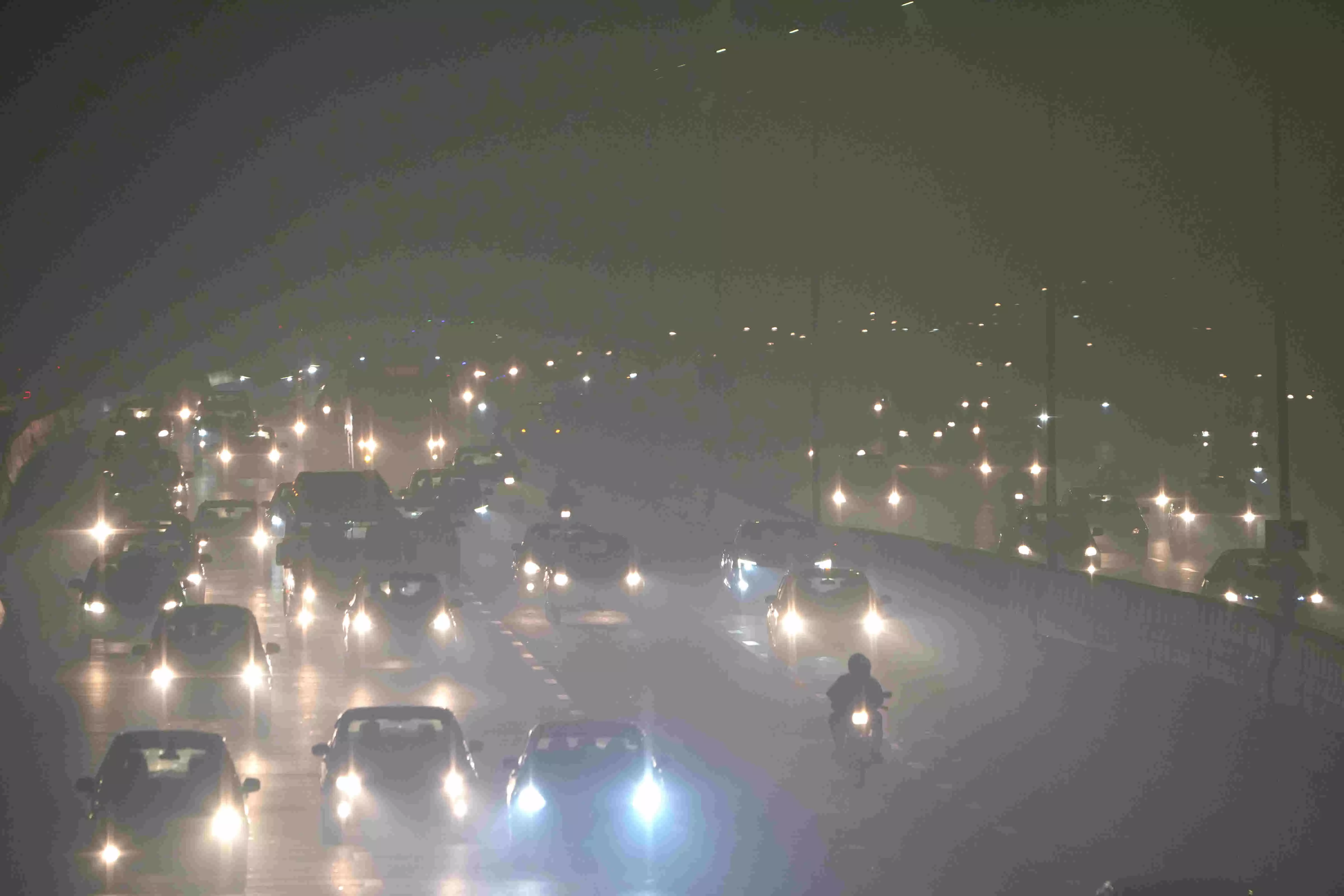 Dense fog engulfs Capital