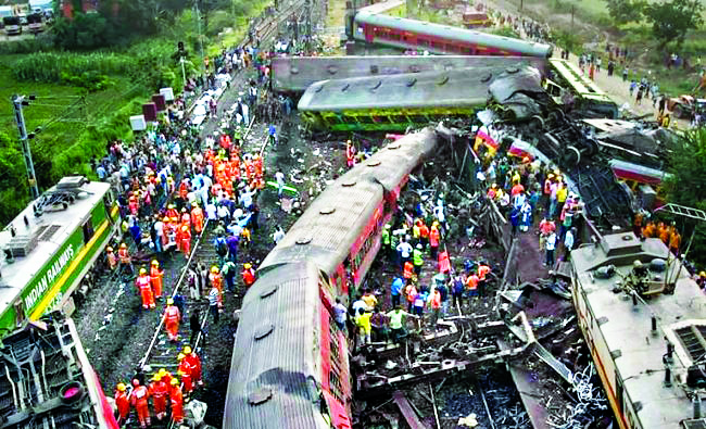 TMC: Modi govt spending crores on selfie booths, curbing expenses for Rly safety