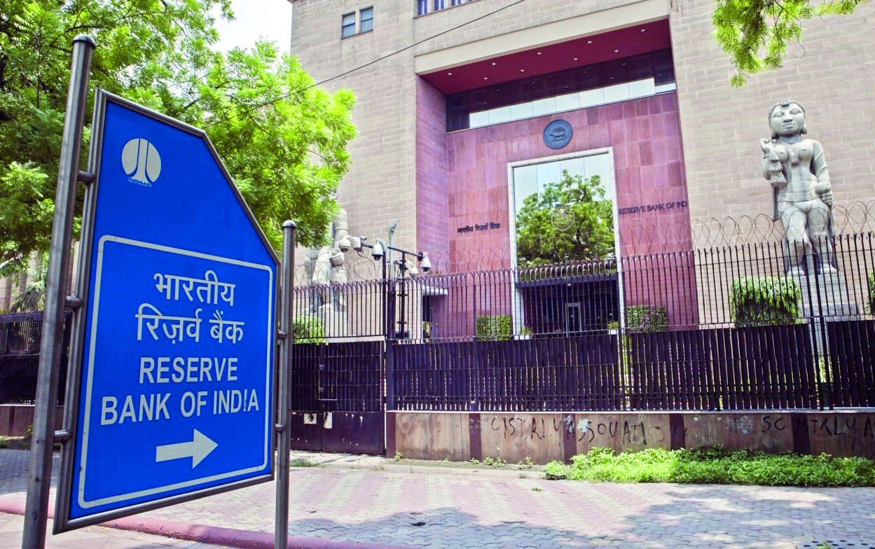 RBI gives 3 more mnths to banks, NBFCs to implement new norms