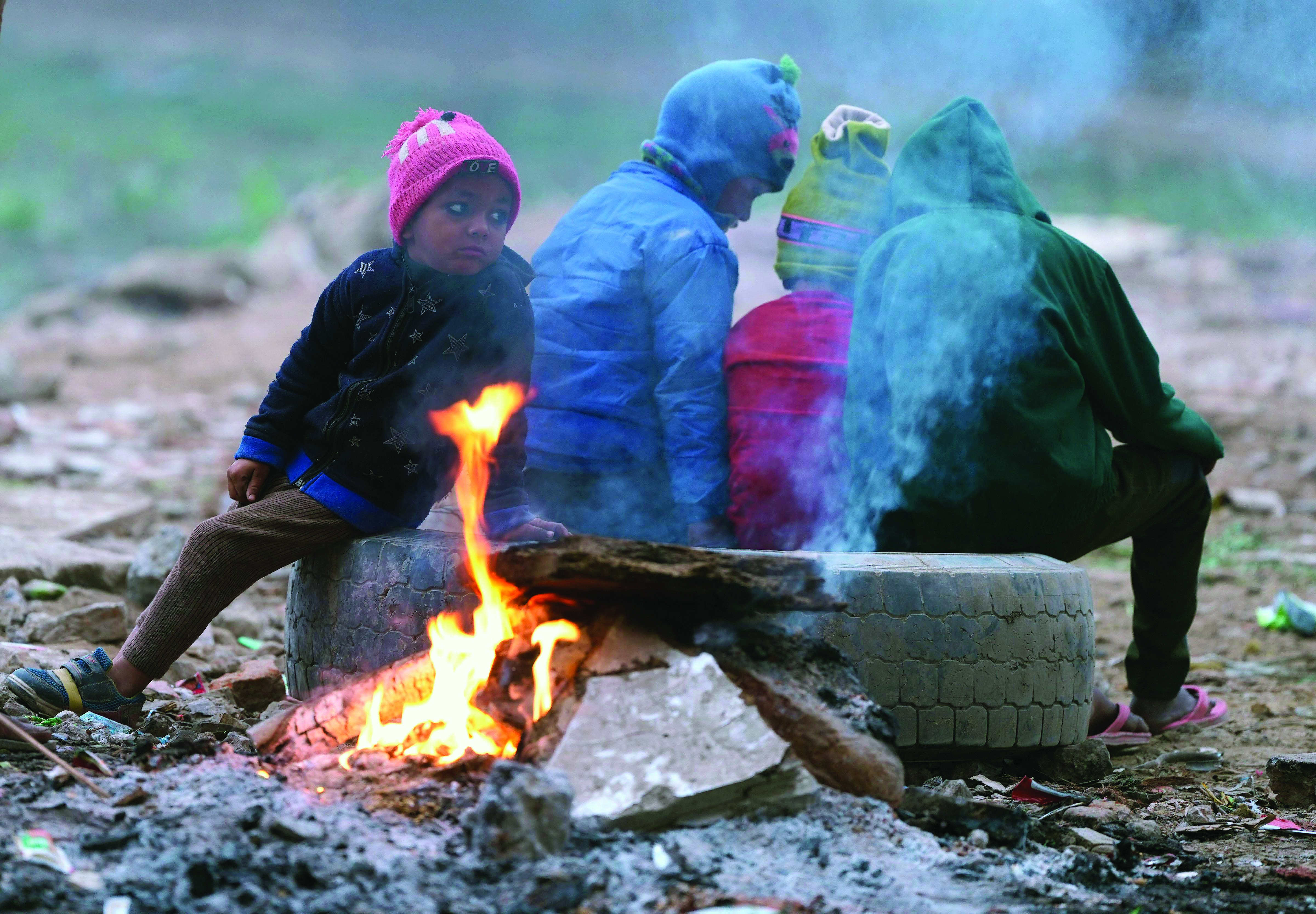 Dense fog envelopes north India, parts of J&K, HP shiver in sub-zero temperatures