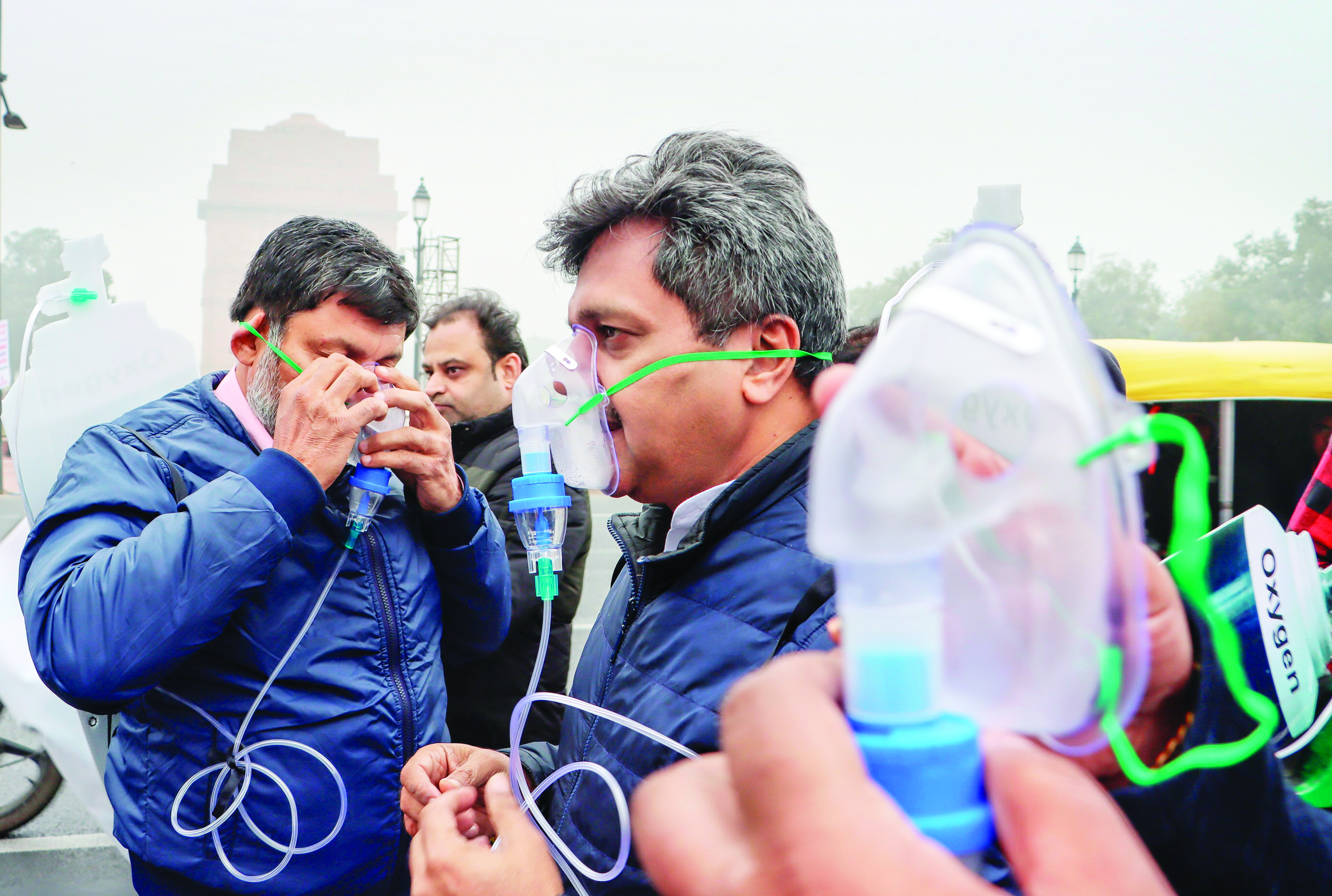 Delhi BJP holds protest against AAP govt over air pollution