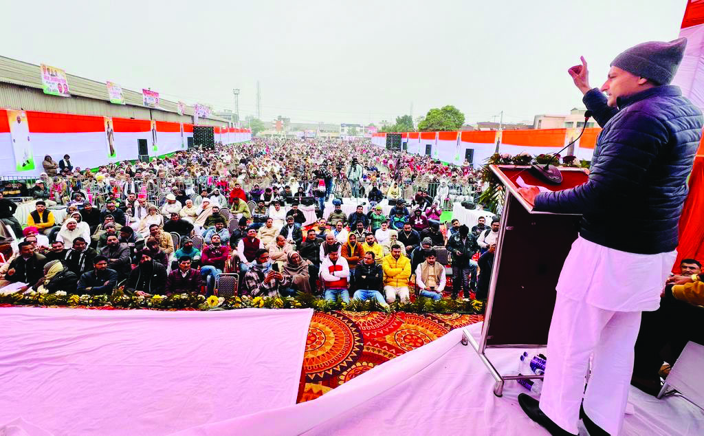 Deepender Hooda assures to bring change in Haryana at Jan Aakrosh Rally